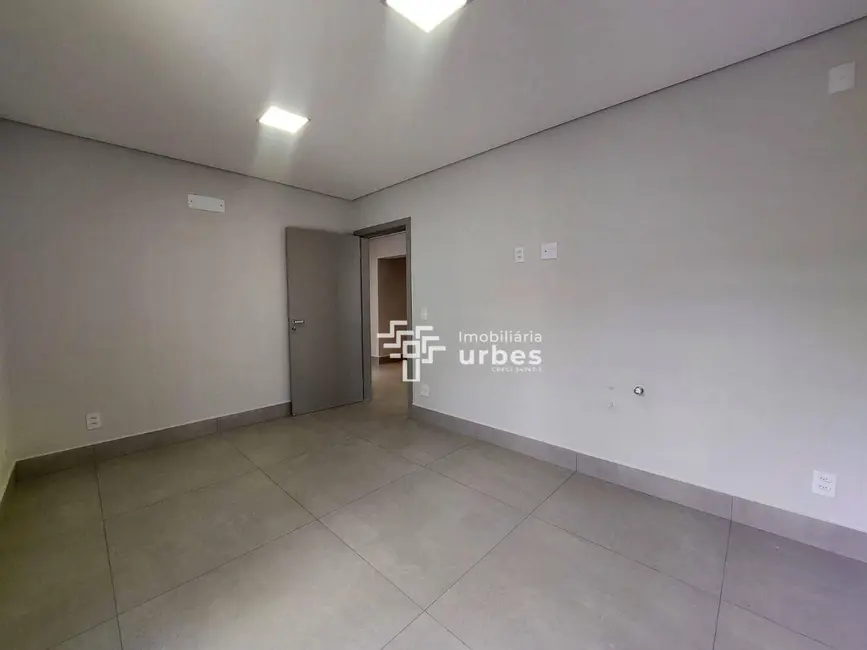 Foto 16 de Casa para alugar, 274m2 em Vila Frezzarin, Americana - SP