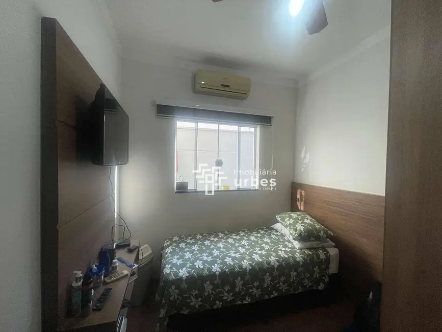 Foto 4 de Casa com 3 quartos à venda, 150m2 em Jardim São Paulo, Americana - SP