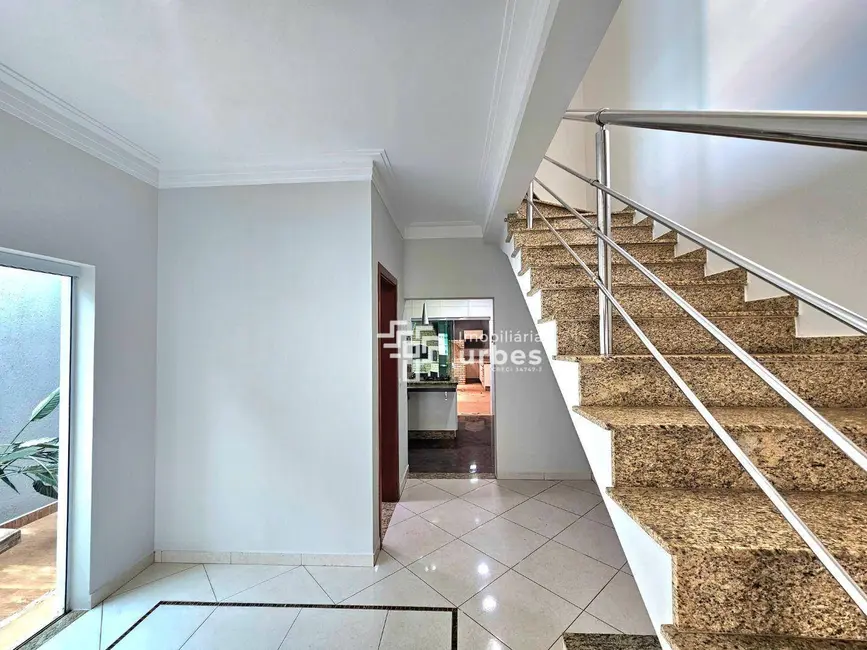 Foto 8 de Casa com 3 quartos à venda, 150m2 em Parque Universitário, Americana - SP