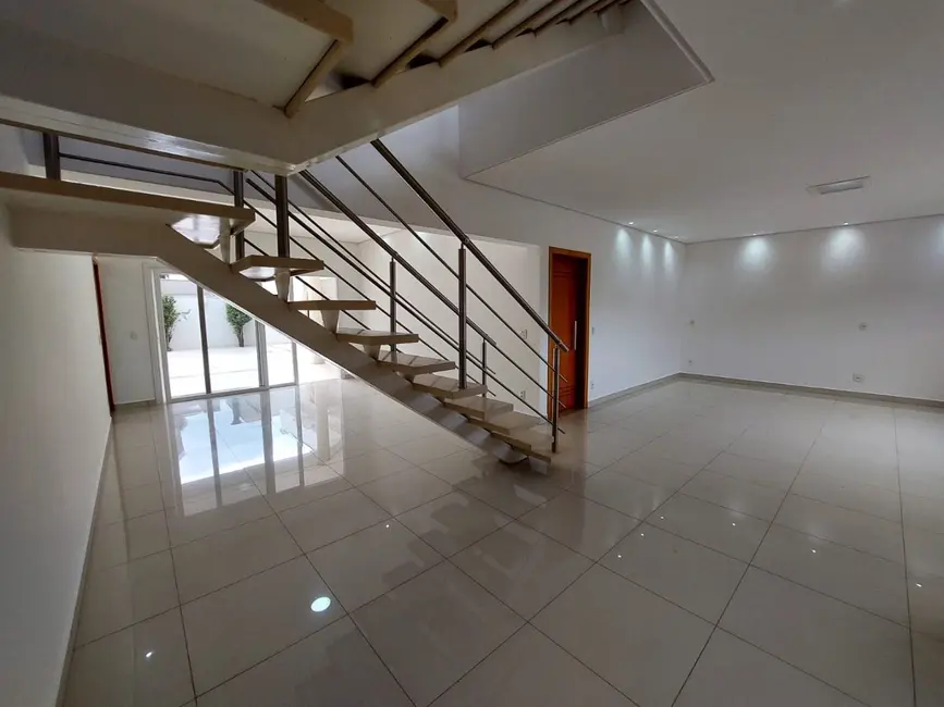 Casa de Condomínio com 4 quartos para alugar, 375m2 em Jardim Trípoli, Americana - SP - imagem 6 Foto 6 de Casa de Condomínio com 4 quartos para alugar, 375m2 em Jardim Trípoli, Americana - SP