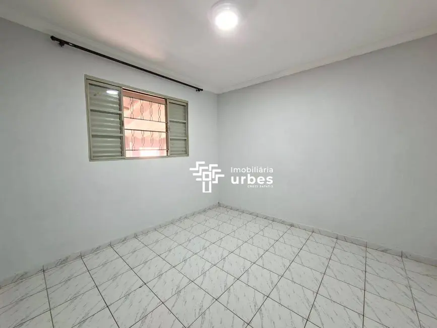 Casa com 3 quartos para alugar, 200m2 em Antônio Zanaga II, Americana - SP - imagem 3 Foto 3 de Casa com 3 quartos para alugar, 200m2 em Antônio Zanaga II, Americana - SP