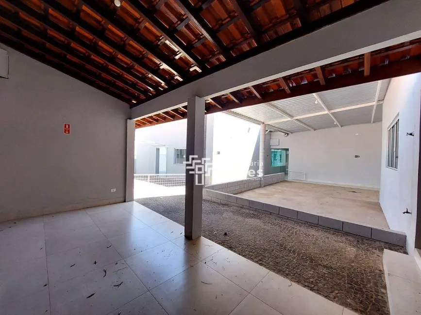 Foto 24 de Casa para alugar, 672m2 em Vila Medon, Americana - SP