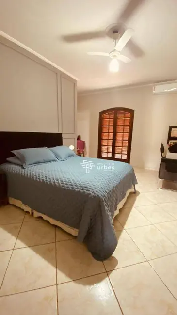 Casa com 3 quartos à venda e para alugar, 260m2 em Riviera Tamborlim, Americana - SP - imagem 8 Foto 8 de Casa com 3 quartos à venda e para alugar, 260m2 em Riviera Tamborlim, Americana - SP