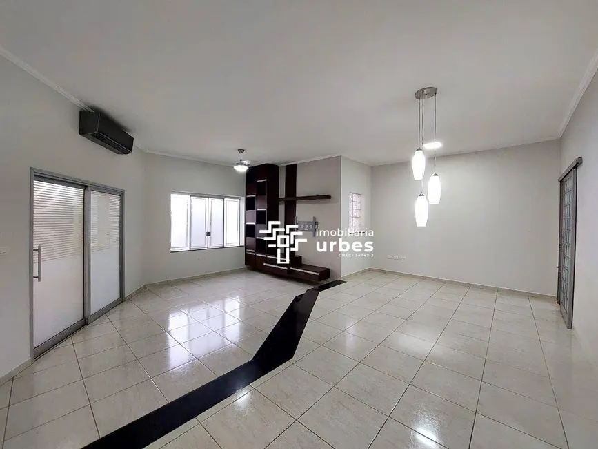 Foto 1 de Casa com 3 quartos para alugar, 312m2 em Jardim Ipiranga, Americana - SP