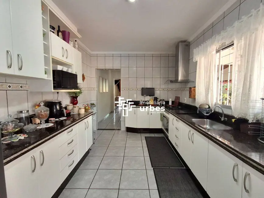 Foto 8 de Casa com 3 quartos à venda, 357m2 em Parque Residencial Francisco Lopes Iglesia, Nova Odessa - SP