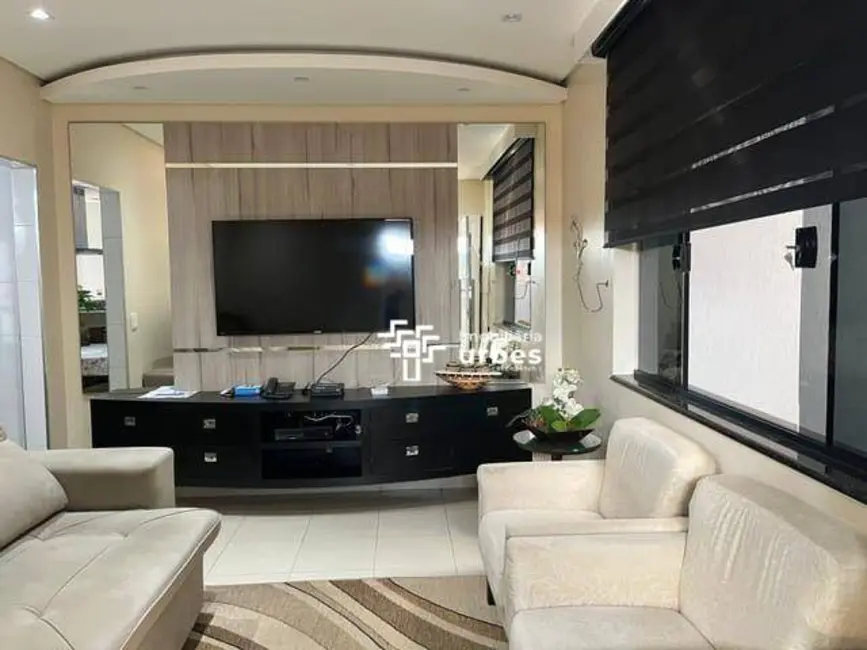 Foto 2 de Casa com 3 quartos à venda, 150m2 em Vila Bertini, Americana - SP