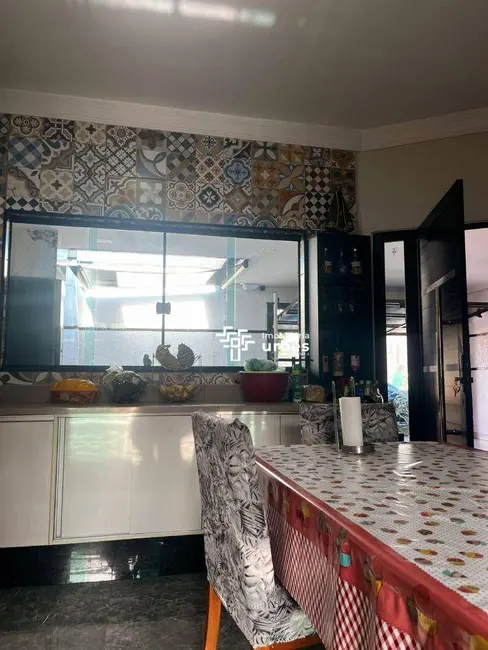 Casa com 3 quartos à venda, 200m2 em Nova Odessa - SP - imagem 4 Foto 4 de Casa com 3 quartos à venda, 200m2 em Nova Odessa - SP