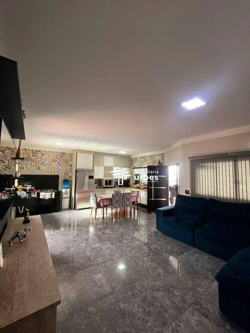 Casa com 3 quartos à venda, 200m2 em Nova Odessa - SP - imagem 2 Foto 2 de Casa com 3 quartos à venda, 200m2 em Nova Odessa - SP