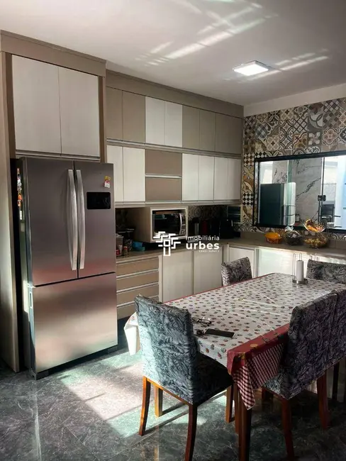 Casa com 3 quartos à venda, 200m2 em Nova Odessa - SP - imagem 3 Foto 3 de Casa com 3 quartos à venda, 200m2 em Nova Odessa - SP