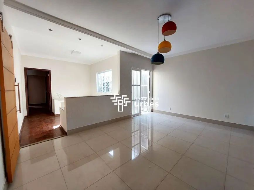 Casa para alugar, 363m2 em Vila Santa Maria, Americana - SP - imagem 4 Foto 4 de Casa para alugar, 363m2 em Vila Santa Maria, Americana - SP