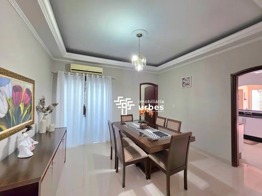 Foto 4 de Casa com 3 quartos à venda, 365m2 em Vila Belvedere, Americana - SP