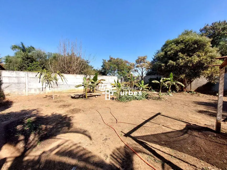 Chácara com 2 quartos para alugar, 250m2 em Nova Odessa - SP - imagem 3 Foto 3 de Chácara com 2 quartos para alugar, 250m2 em Nova Odessa - SP