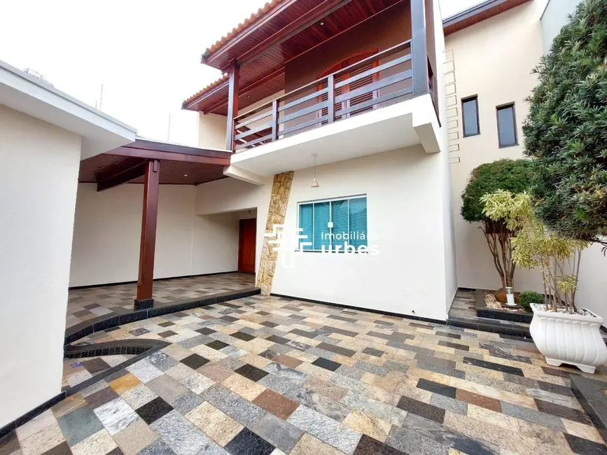 Casa com 3 quartos para alugar, 173m2 em Jardim Nossa Senhora do Carmo, Americana - SP - imagem 1 Foto 1 de Casa com 3 quartos para alugar, 173m2 em Jardim Nossa Senhora do Carmo, Americana - SP