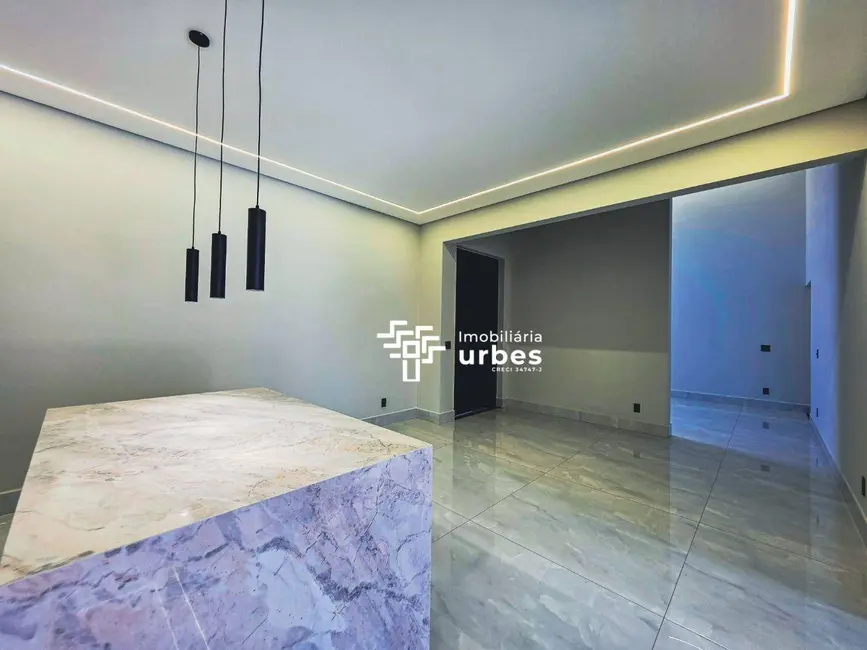 Casa de Condomínio com 3 quartos à venda, 366m2 em Loteamento Residencial Jardim dos Ipês Amarelos, Americana - SP - imagem 6 Foto 6 de Casa de Condomínio com 3 quartos à venda, 366m2 em Loteamento Residencial Jardim dos Ipês Amarelos, Americana - SP