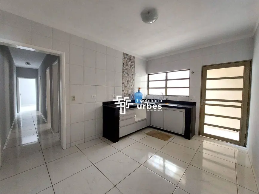 Casa com 3 quartos para alugar, 150m2 em Jardim Lizandra, Americana - SP - imagem 3 Foto 3 de Casa com 3 quartos para alugar, 150m2 em Jardim Lizandra, Americana - SP