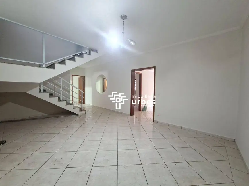 Foto 4 de Casa com 4 quartos para alugar, 272m2 em Nova Americana, Americana - SP