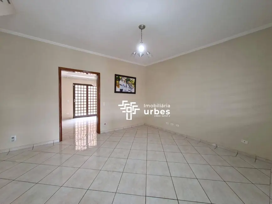 Casa com 4 quartos para alugar, 172m2 em Nova Americana, Americana - SP - imagem 4 Foto 4 de Casa com 4 quartos para alugar, 172m2 em Nova Americana, Americana - SP