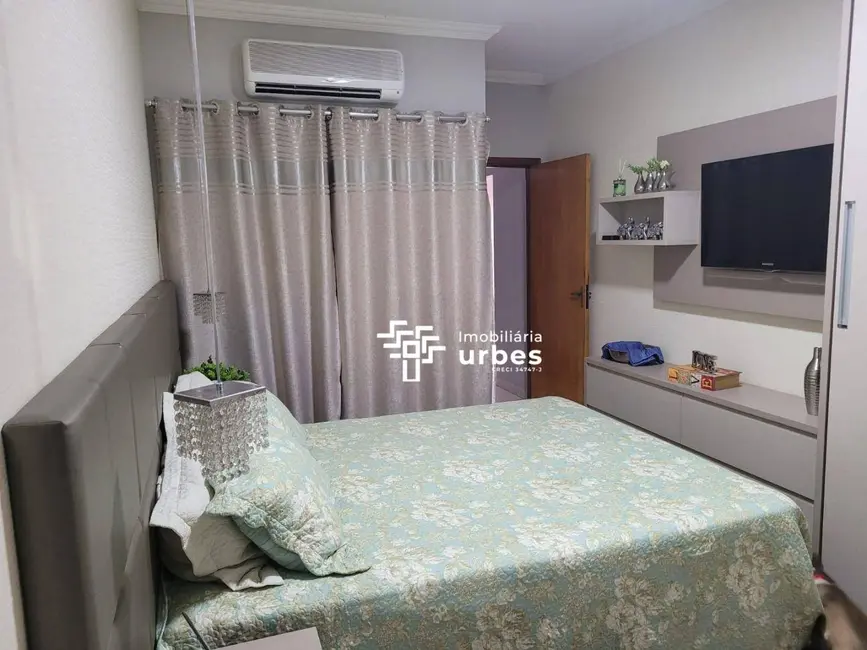 Foto 6 de Casa com 3 quartos à venda, 180m2 em Jardim das Orquídeas, Americana - SP