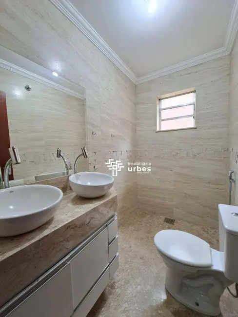 Casa com 4 quartos para alugar, 150m2 em Parque Nova Carioba, Americana - SP - imagem 5 Foto 5 de Casa com 4 quartos para alugar, 150m2 em Parque Nova Carioba, Americana - SP