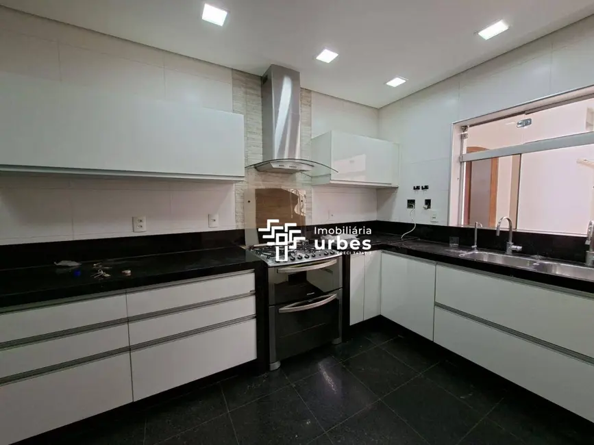 Foto 8 de Casa com 5 quartos para alugar, 581m2 em Paraíso, Americana - SP