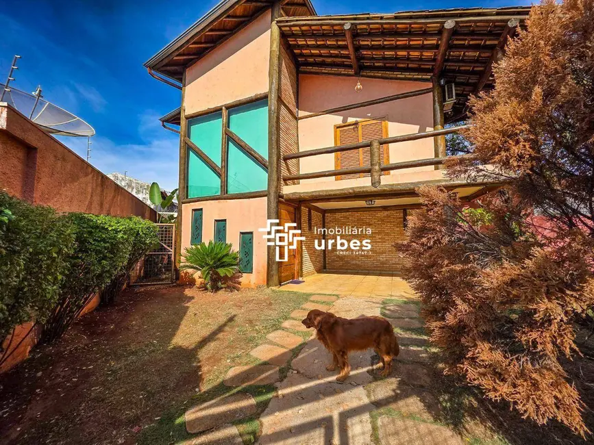 Foto 1 de Casa com 3 quartos para alugar, 300m2 em Residencial Horto Florestal Jacyra I, Americana - SP