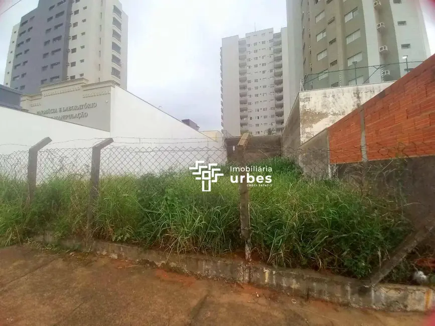 Foto 1 de Terreno / Lote à venda, 309m2 em Centro, Americana - SP