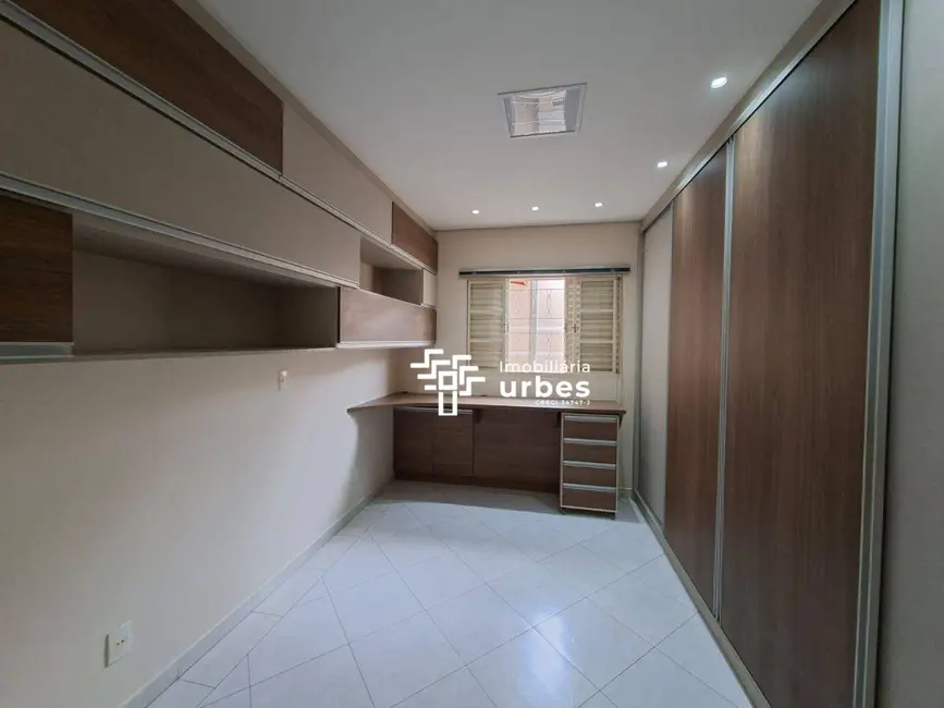 Casa com 3 quartos para alugar, 162m2 em Jardim Amélia, Americana - SP - imagem 9 Foto 9 de Casa com 3 quartos para alugar, 162m2 em Jardim Amélia, Americana - SP