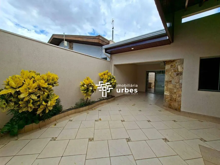 Casa com 3 quartos para alugar, 162m2 em Jardim Amélia, Americana - SP - imagem 4 Foto 4 de Casa com 3 quartos para alugar, 162m2 em Jardim Amélia, Americana - SP