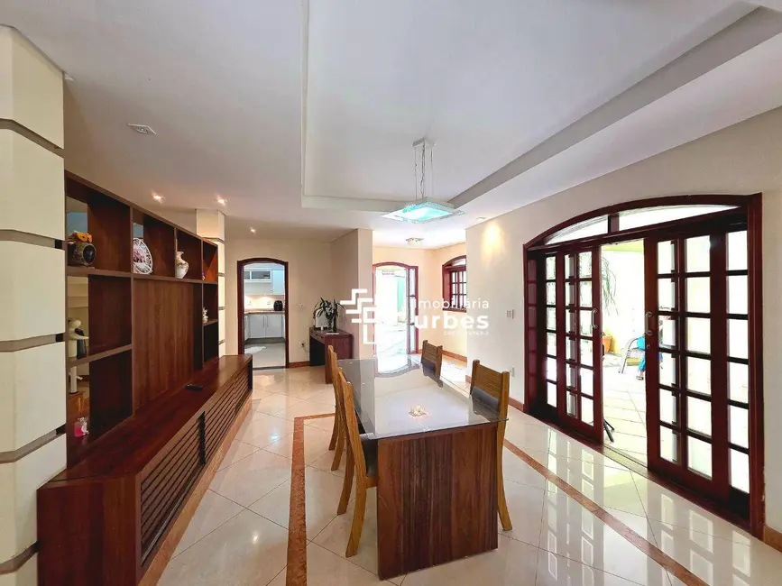 Foto 4 de Casa com 6 quartos à venda, 300m2 em Americana - SP