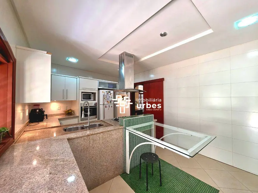 Foto 8 de Casa com 6 quartos à venda, 300m2 em Americana - SP