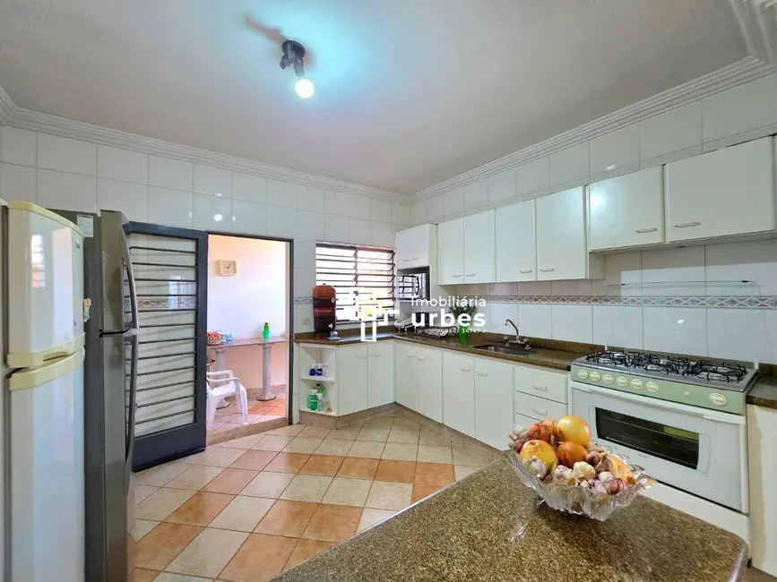 Foto 8 de Casa com 3 quartos à venda, 300m2 em Jardim São Paulo, Americana - SP