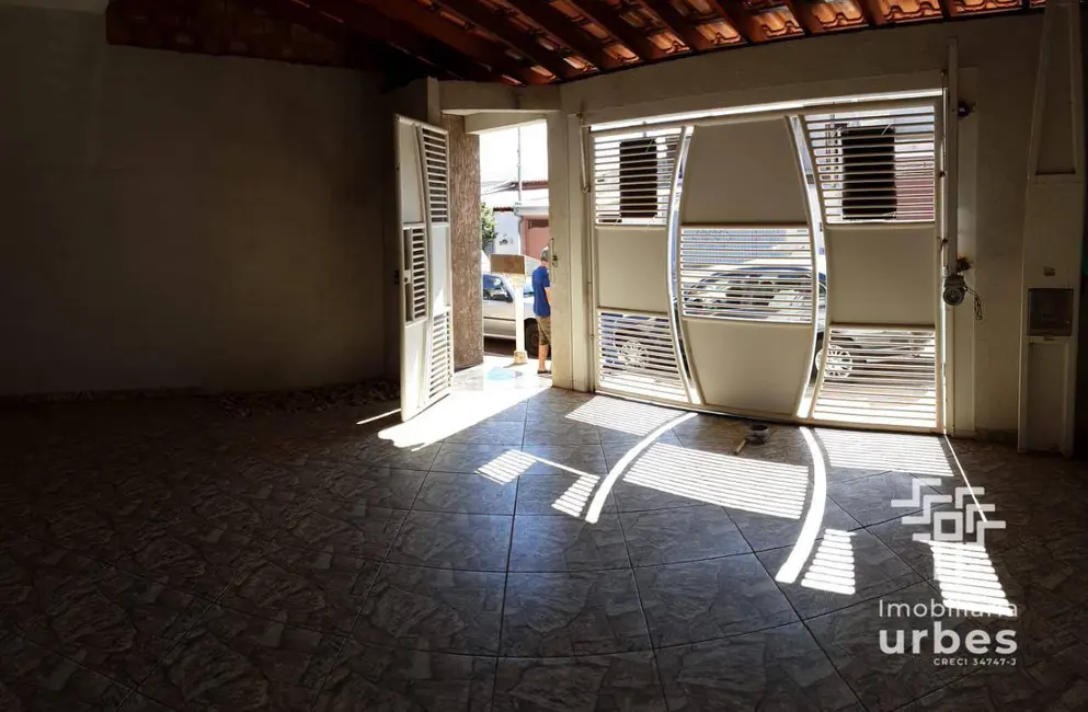 Foto 2 de Casa com 3 quartos para alugar, 150m2 em Parque Nova Carioba, Americana - SP