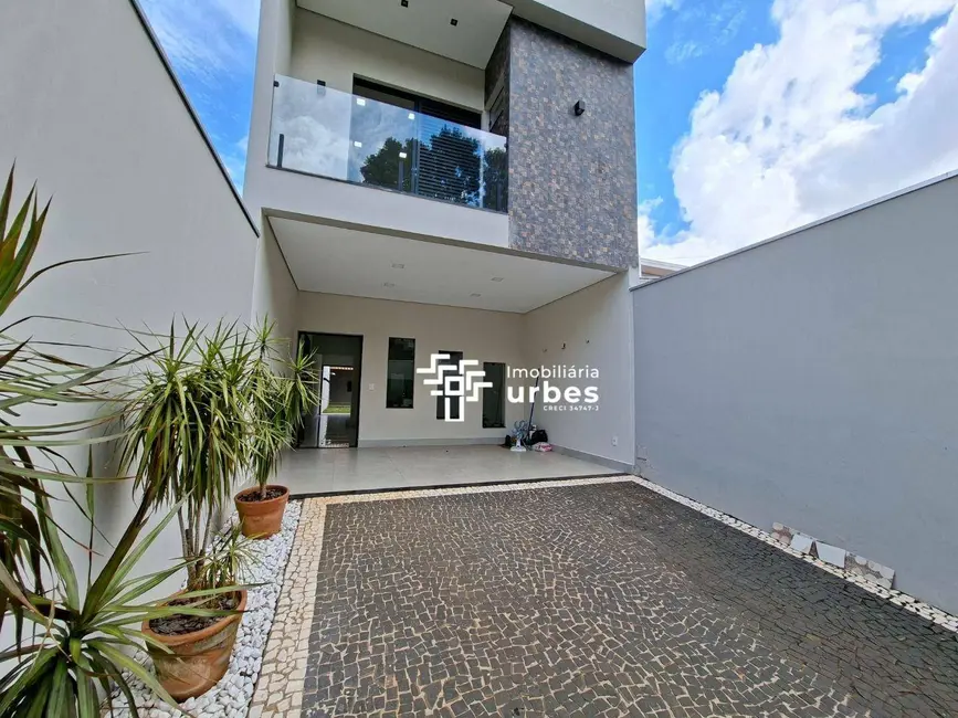 Casa com 3 quartos para alugar, 175m2 em Jardim Ipiranga, Americana - SP - imagem 1 Foto 1 de Casa com 3 quartos para alugar, 175m2 em Jardim Ipiranga, Americana - SP