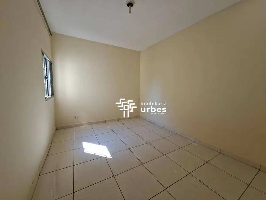 Casa com 2 quartos para alugar, 109m2 em Centro, Americana - SP - imagem 3 Foto 3 de Casa com 2 quartos para alugar, 109m2 em Centro, Americana - SP