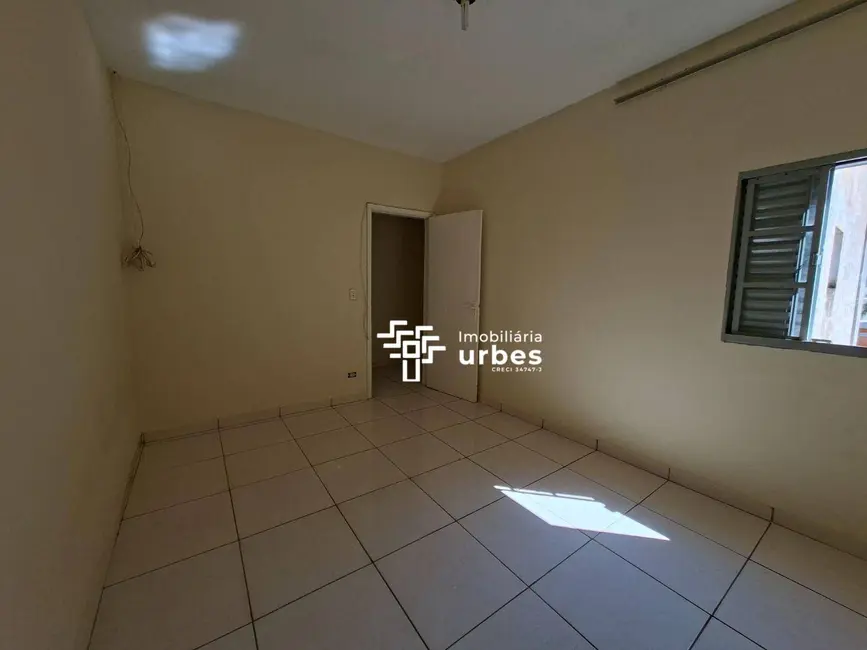Casa com 2 quartos para alugar, 109m2 em Centro, Americana - SP - imagem 4 Foto 4 de Casa com 2 quartos para alugar, 109m2 em Centro, Americana - SP
