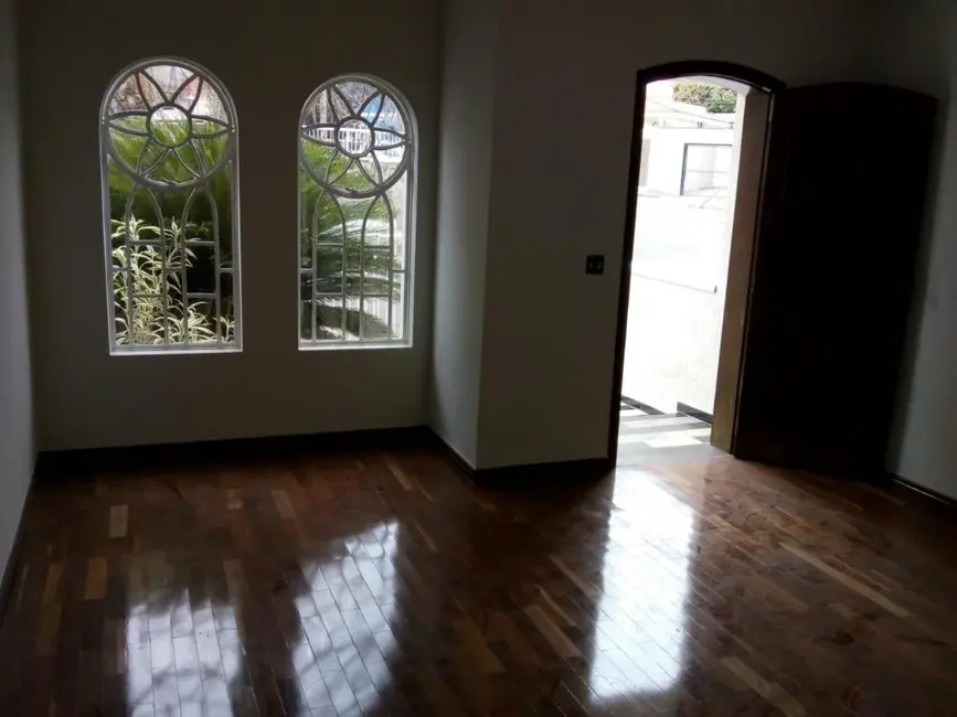 Foto 2 de Casa com 4 quartos para alugar, 300m2 em Jardim São Domingos, Americana - SP