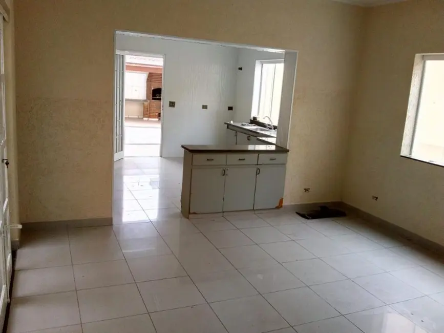 Foto 3 de Casa com 4 quartos para alugar, 300m2 em Jardim São Domingos, Americana - SP