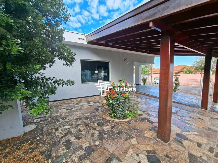 Foto 3 de Casa com 3 quartos para alugar, 441m2 em Chácara Machadinho I, Americana - SP