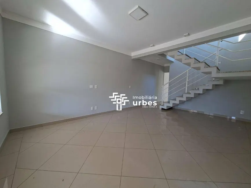 Casa com 3 quartos para alugar, 302m2 em Jardim Dona Judith, Americana - SP - imagem 3 Foto 3 de Casa com 3 quartos para alugar, 302m2 em Jardim Dona Judith, Americana - SP