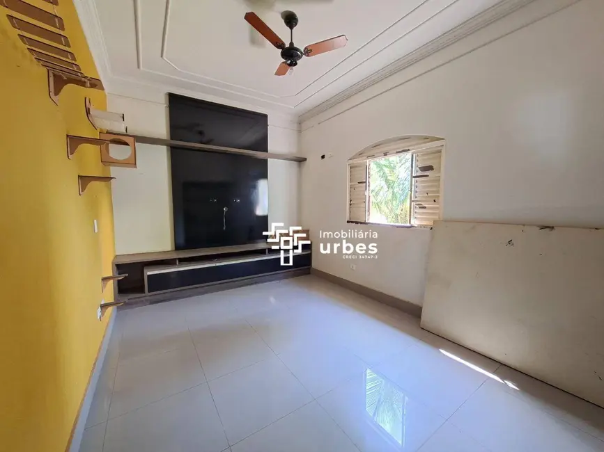 Casa com 2 quartos para alugar, 302m2 em Vila Jones, Americana - SP - imagem 7 Foto 7 de Casa com 2 quartos para alugar, 302m2 em Vila Jones, Americana - SP