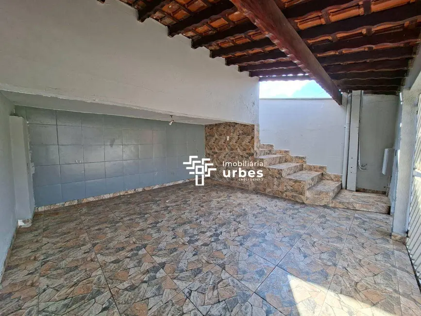 Foto 3 de Casa com 3 quartos para alugar, 226m2 em Parque Gramado, Americana - SP