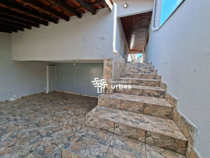 Foto 1 de Casa com 3 quartos para alugar, 226m2 em Parque Gramado, Americana - SP