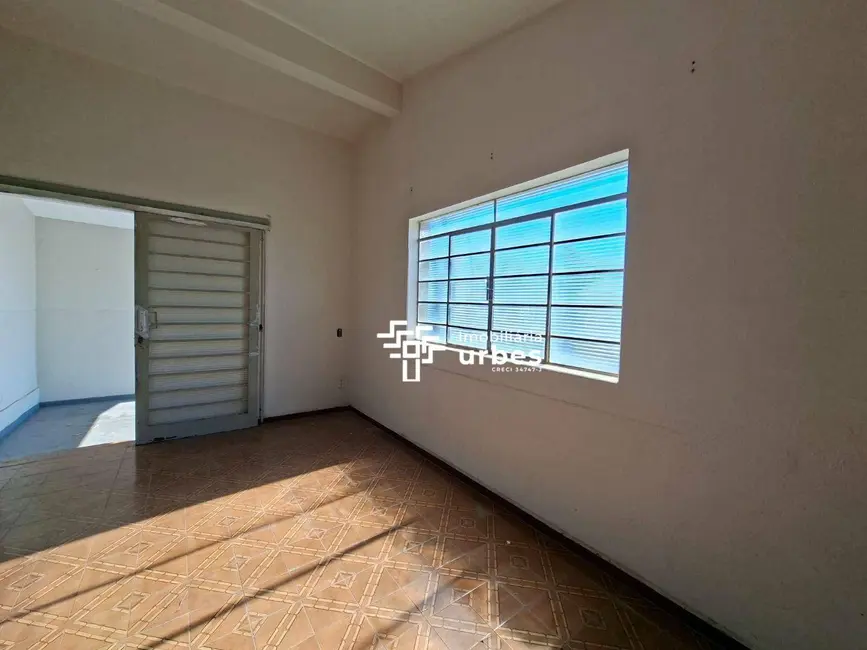 Casa com 3 quartos para alugar, 250m2 em São Benedito, Americana - SP - imagem 5 Foto 5 de Casa com 3 quartos para alugar, 250m2 em São Benedito, Americana - SP