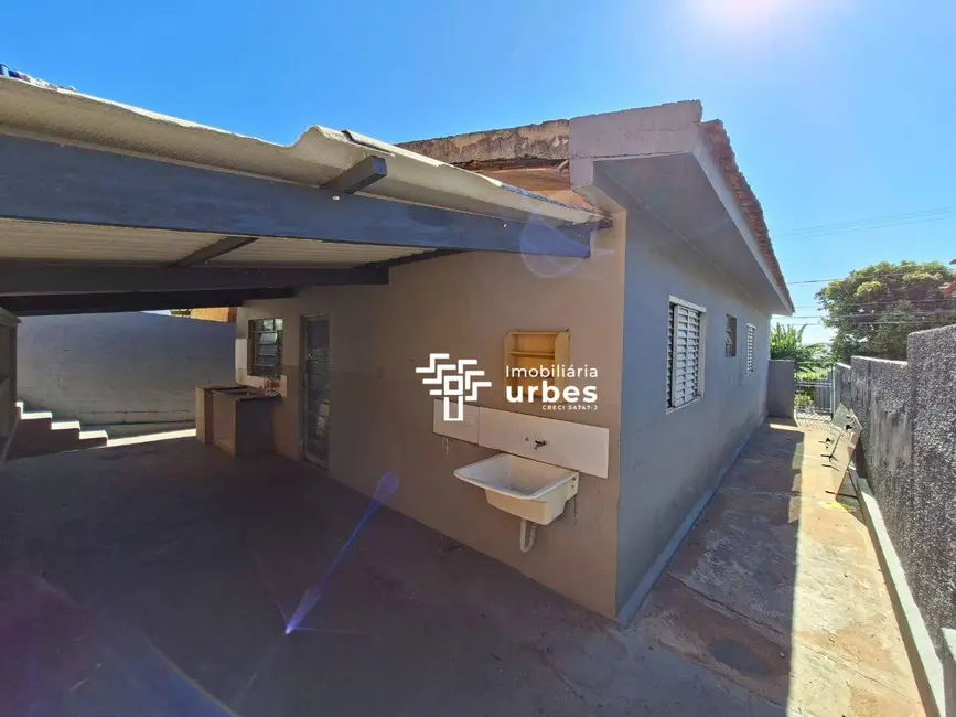 Casa com 3 quartos para alugar, 250m2 em São Benedito, Americana - SP - imagem 2 Foto 2 de Casa com 3 quartos para alugar, 250m2 em São Benedito, Americana - SP