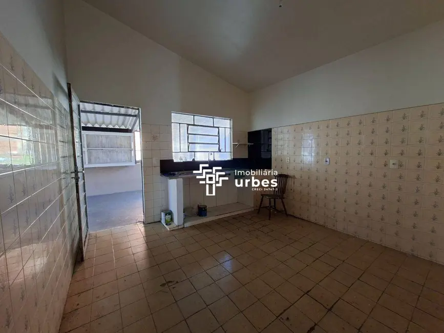 Casa com 3 quartos para alugar, 250m2 em São Benedito, Americana - SP - imagem 6 Foto 6 de Casa com 3 quartos para alugar, 250m2 em São Benedito, Americana - SP