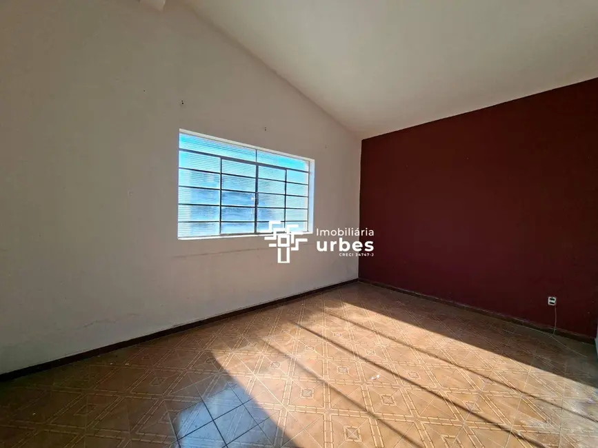 Casa com 3 quartos para alugar, 250m2 em São Benedito, Americana - SP - imagem 4 Foto 4 de Casa com 3 quartos para alugar, 250m2 em São Benedito, Americana - SP
