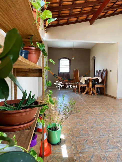 Casa com 4 quartos à venda, 327m2 em Cidade Jardim I, Americana - SP - imagem 1 Foto 1 de Casa com 4 quartos à venda, 327m2 em Cidade Jardim I, Americana - SP