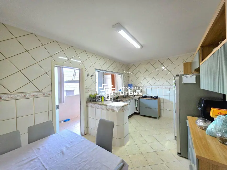Foto 9 de Casa com 4 quartos à venda, 318m2 em Vila Rio Branco, Americana - SP