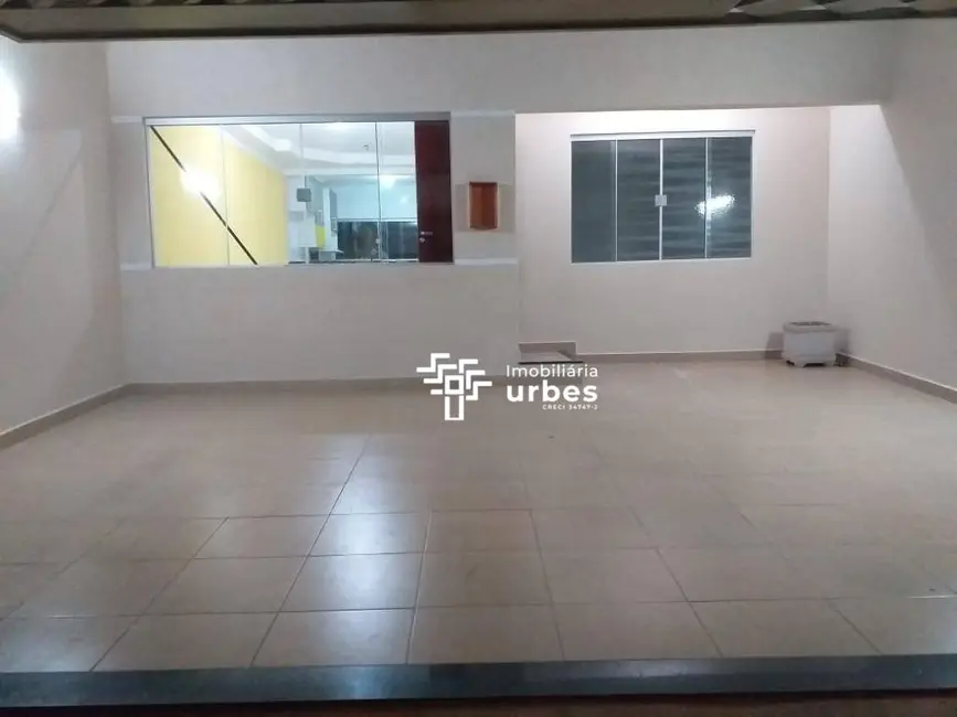 Casa com 2 quartos para alugar, 226m2 em Jardim da Balsa II, Americana - SP - imagem 4 Foto 4 de Casa com 2 quartos para alugar, 226m2 em Jardim da Balsa II, Americana - SP