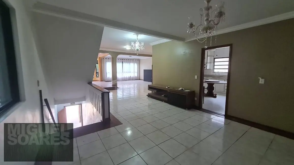 Casa com 5 quartos à venda e para alugar, 357m2 em Embaré, Santos - SP - imagem 3 Foto 3 de Casa com 5 quartos à venda e para alugar, 357m2 em Embaré, Santos - SP